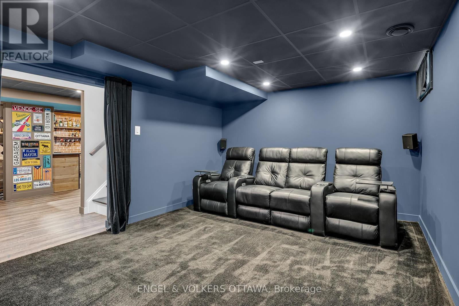 8 Roselawn Court
