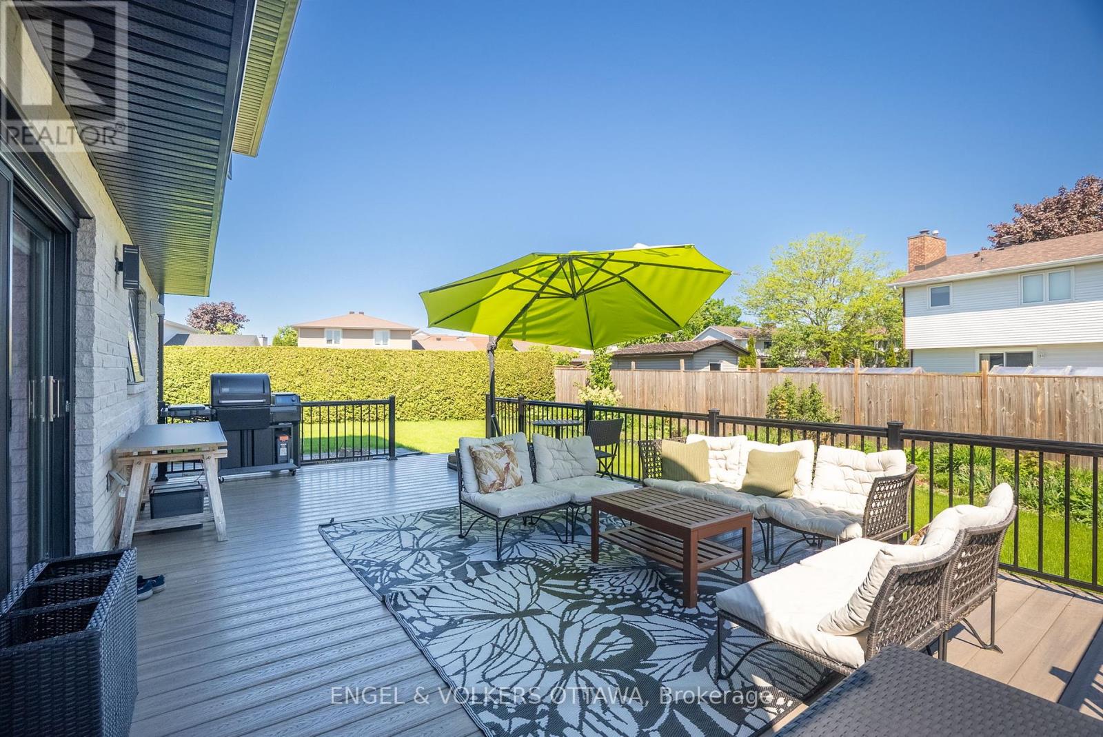 8 Roselawn Court