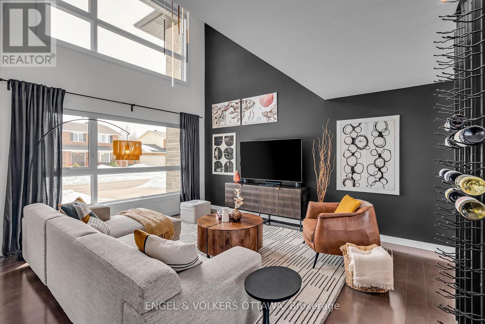 8 Roselawn Court