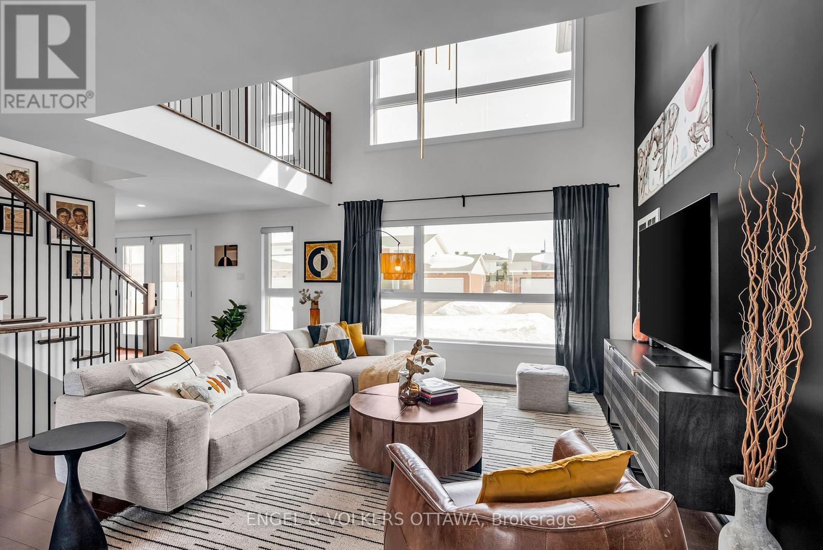 8 Roselawn Court