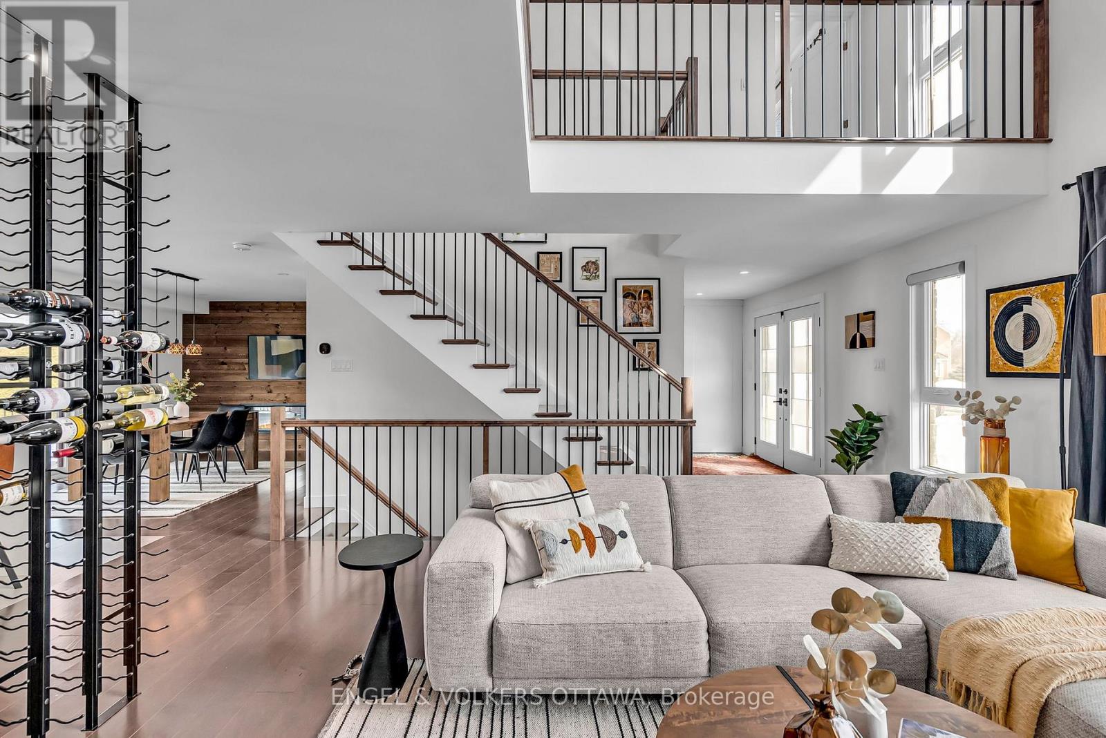 8 Roselawn Court