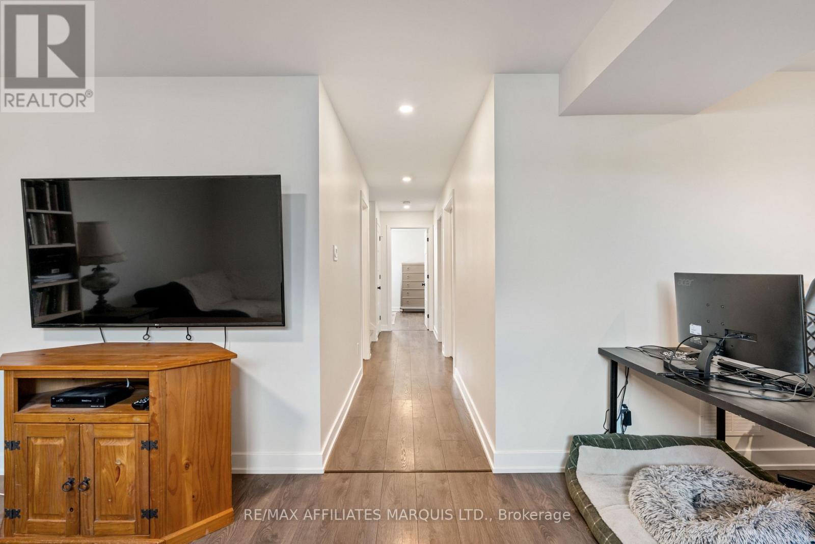 106 Bishop Street S