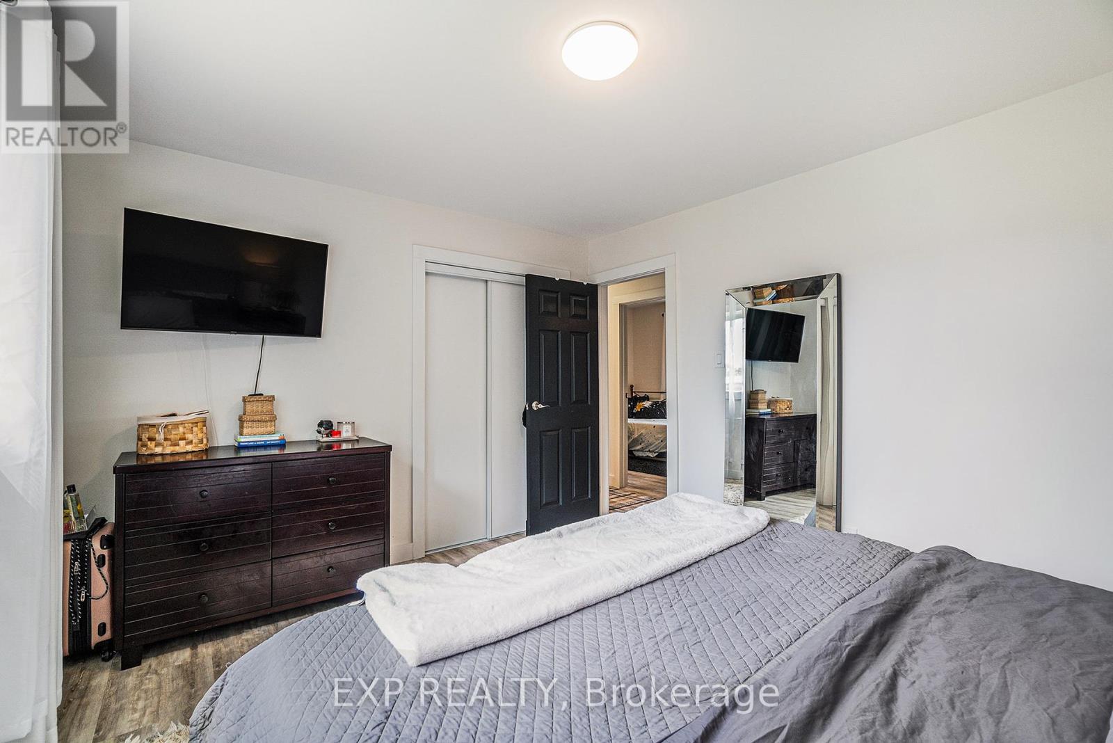 2462 Dunning Road