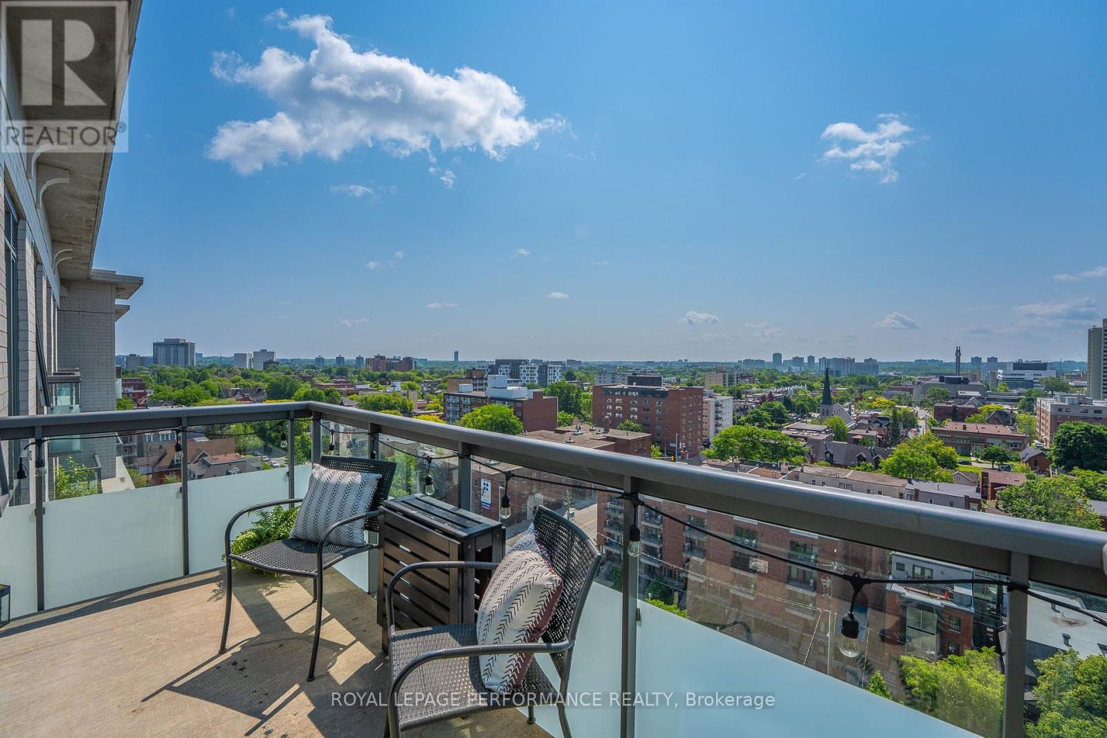 1504 - 238 Besserer Street