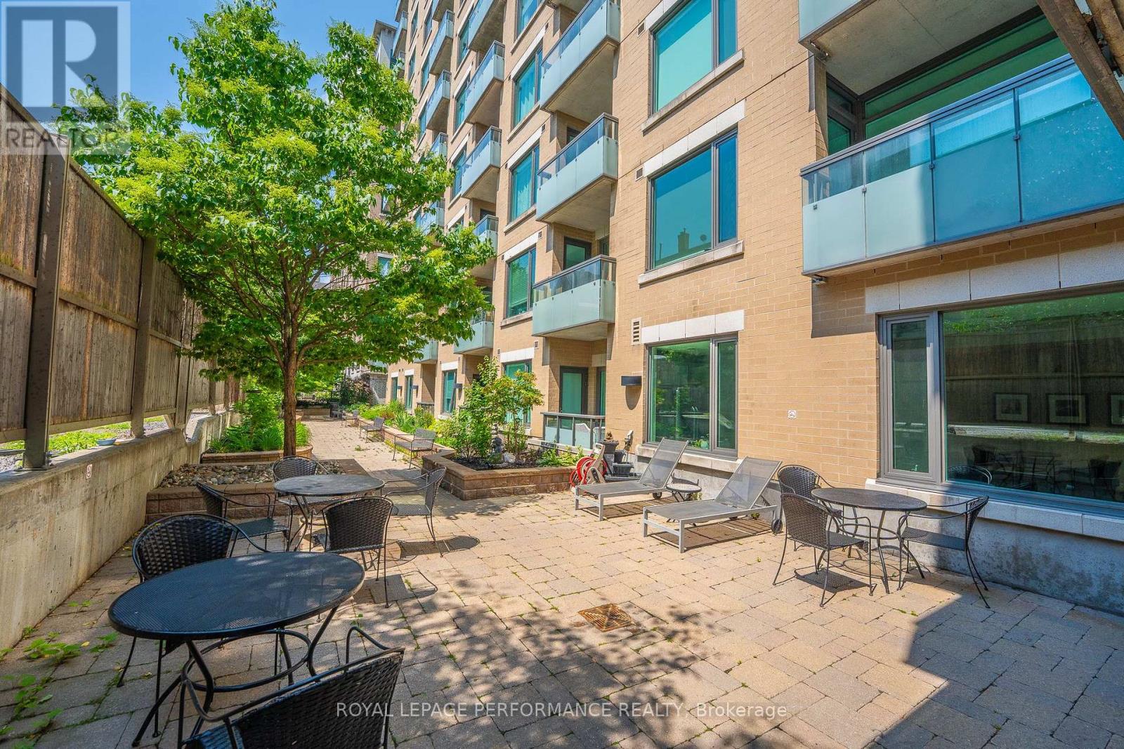 1504 - 238 Besserer Street