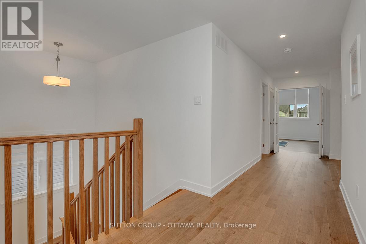 908 Duxbury Lane