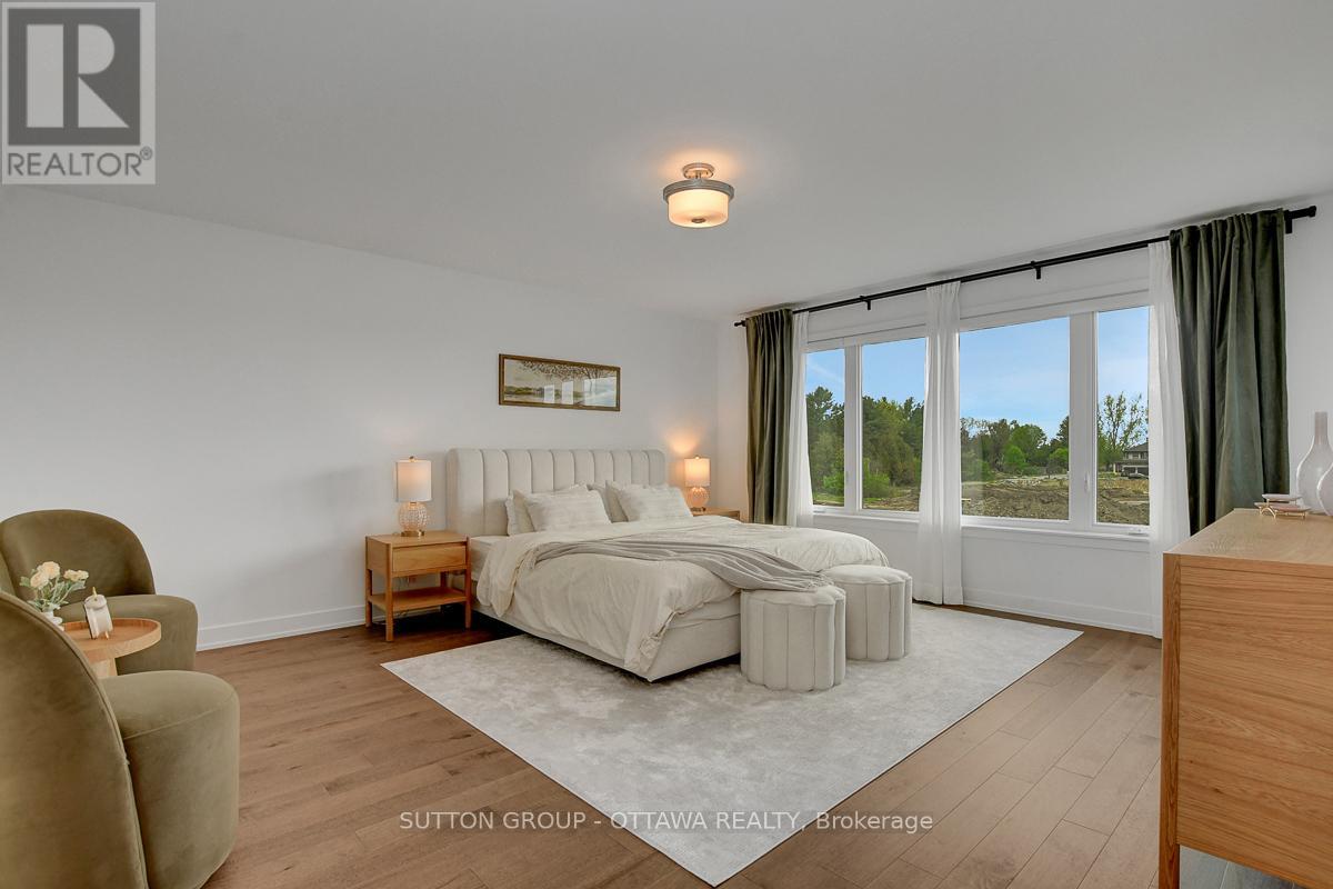 908 Duxbury Lane