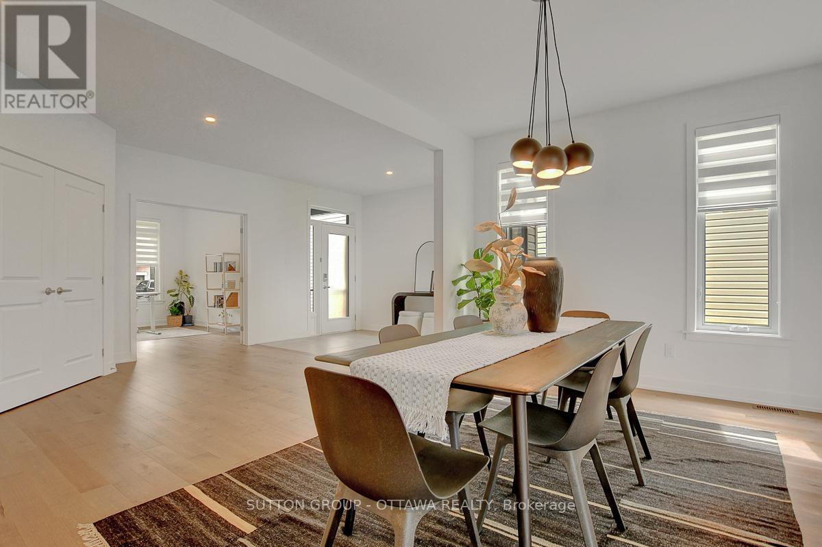 908 Duxbury Lane