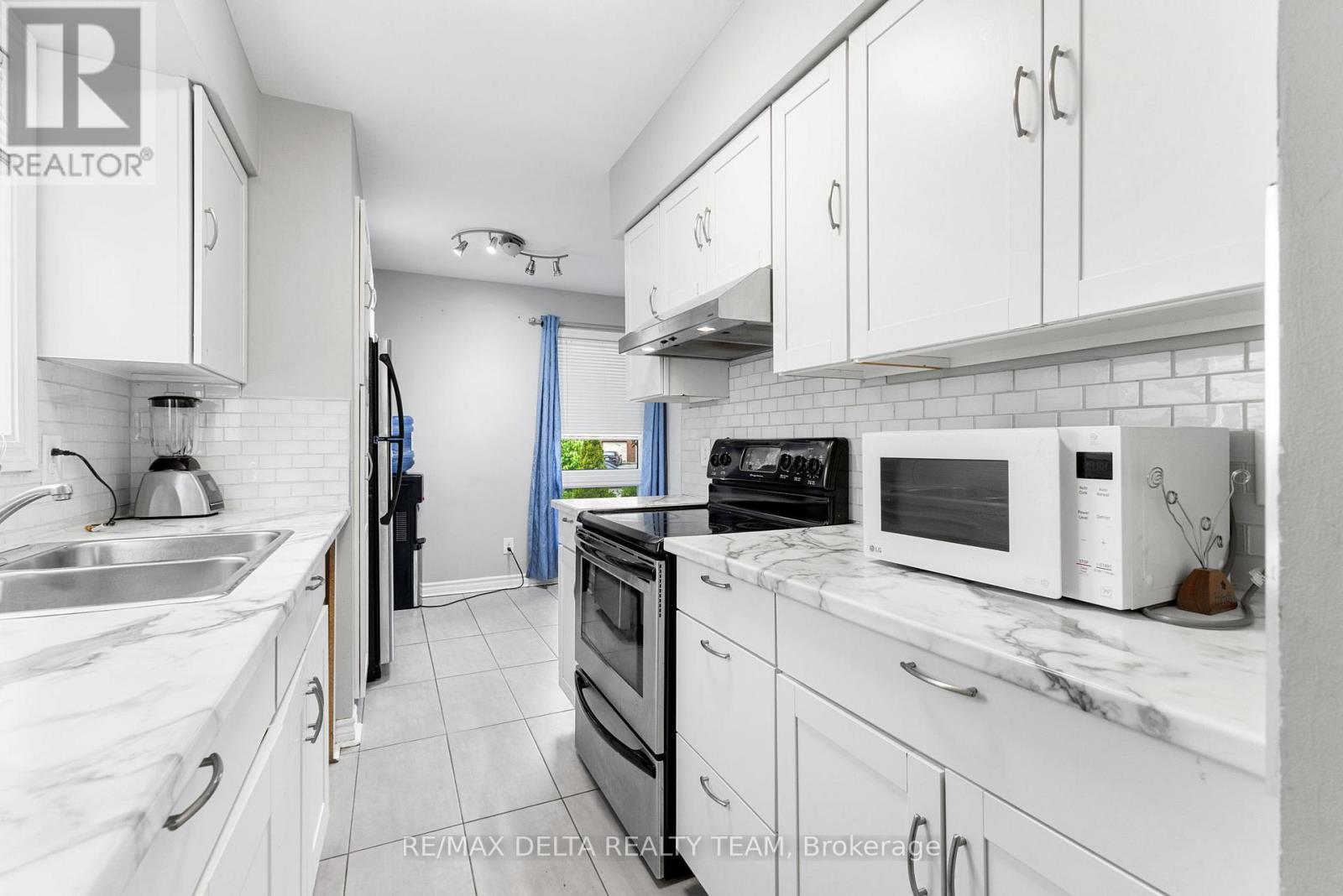 1401 Coulter Place
