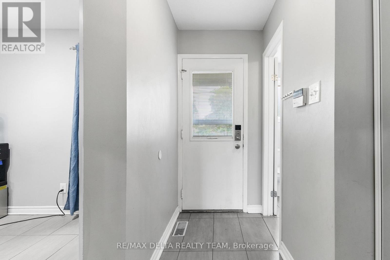 1401 Coulter Place