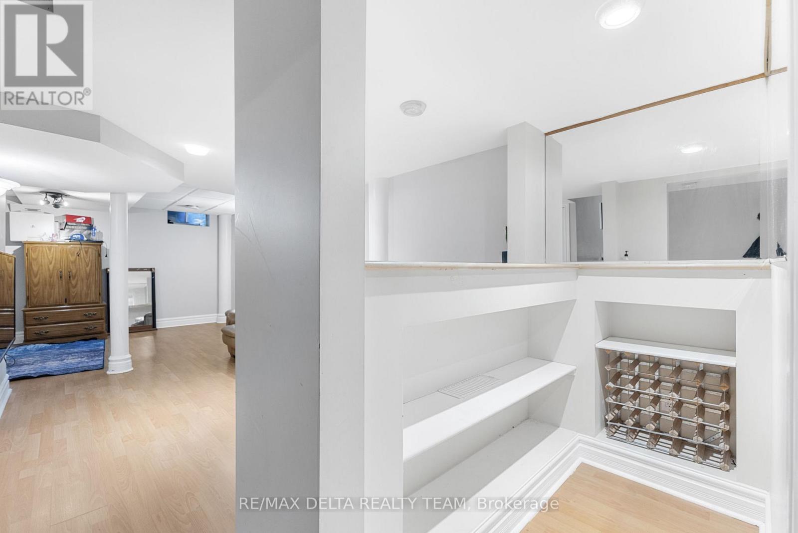 1401 Coulter Place