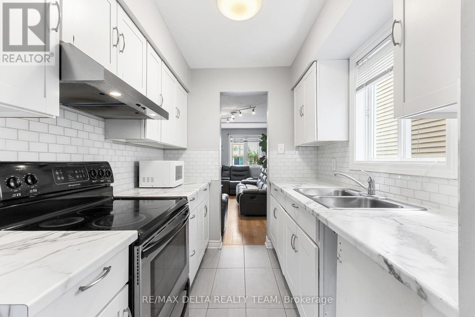 1401 Coulter Place