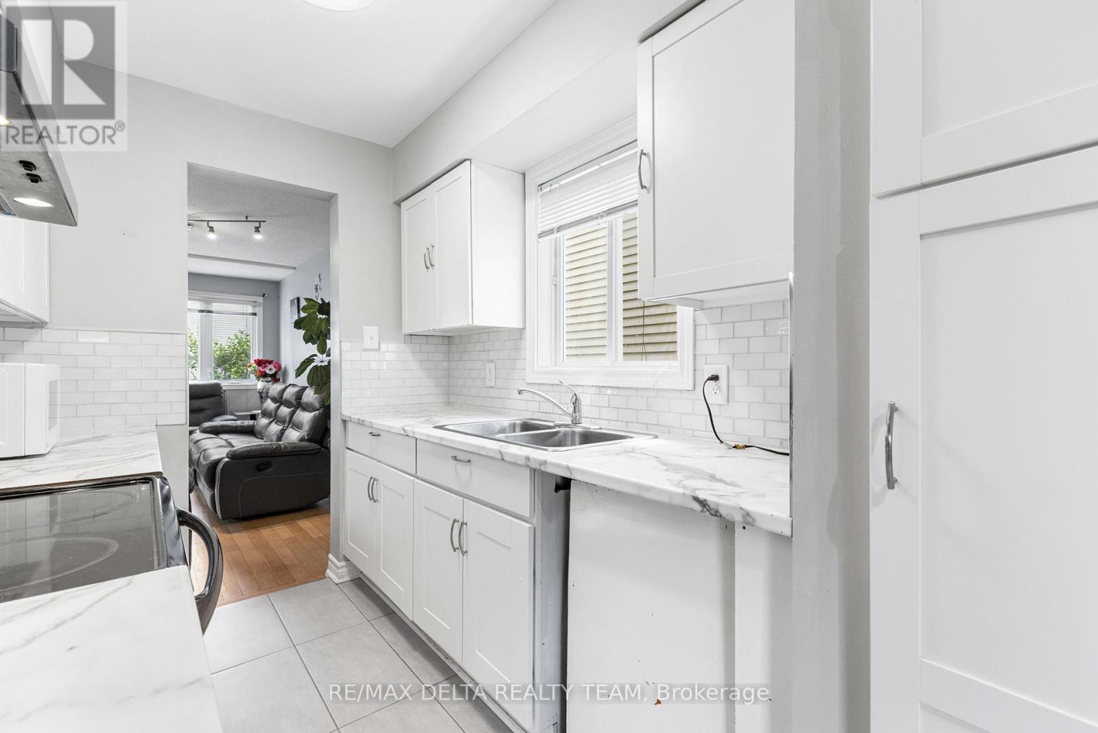 1401 Coulter Place