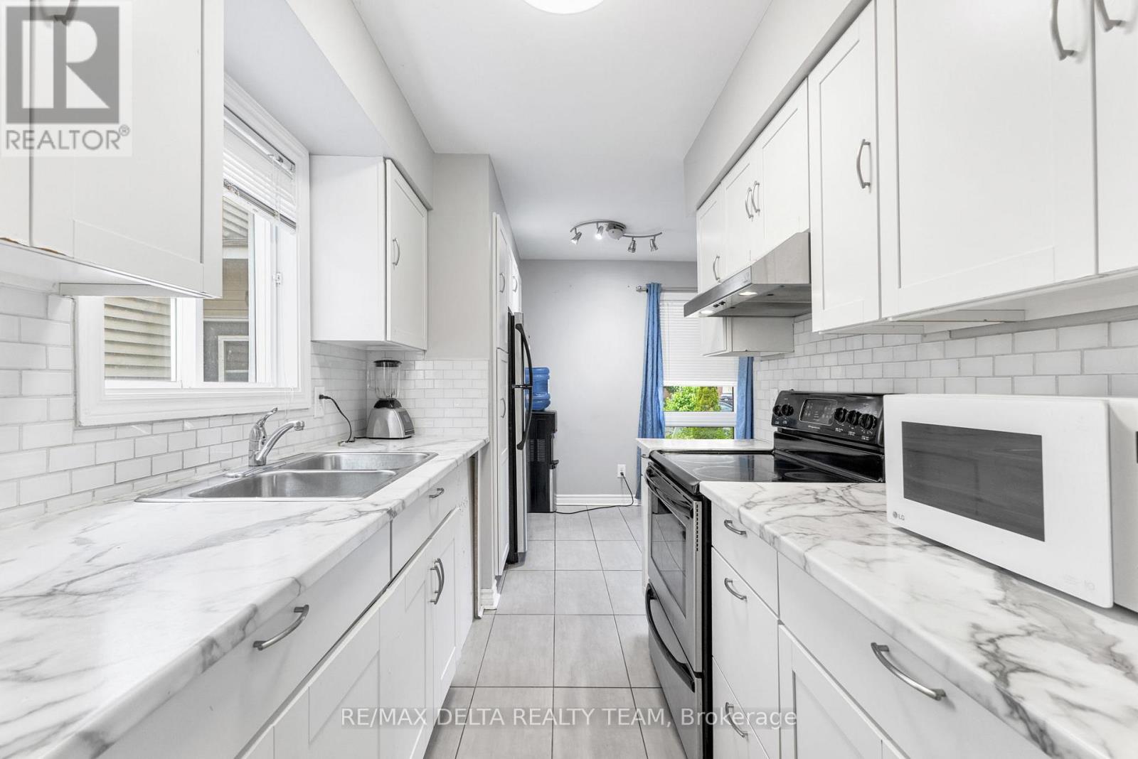 1401 Coulter Place
