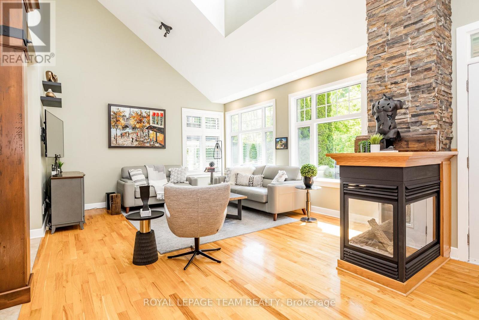 19 Turtle Point Private