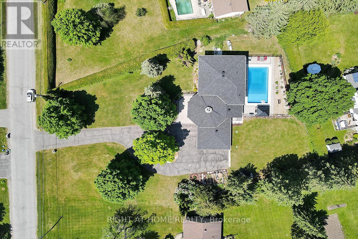 25 Bren Maur Road