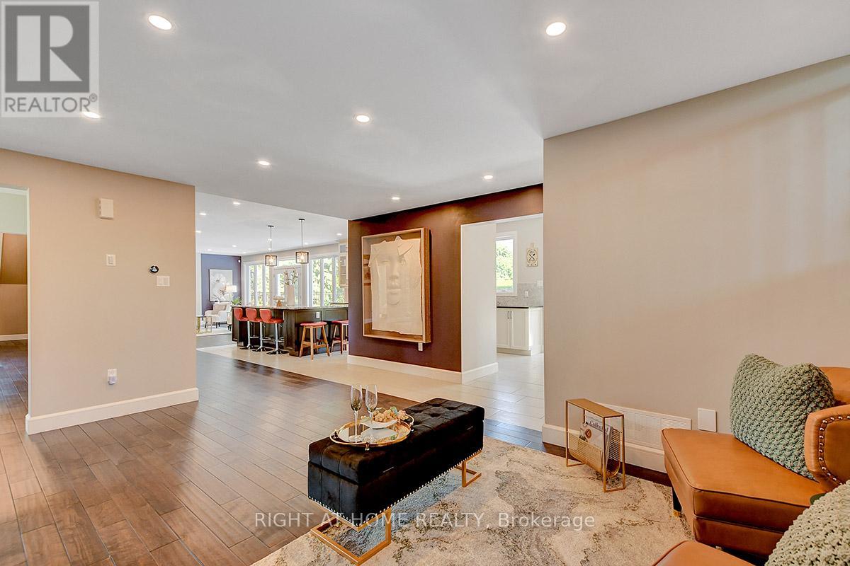 25 Bren Maur Road