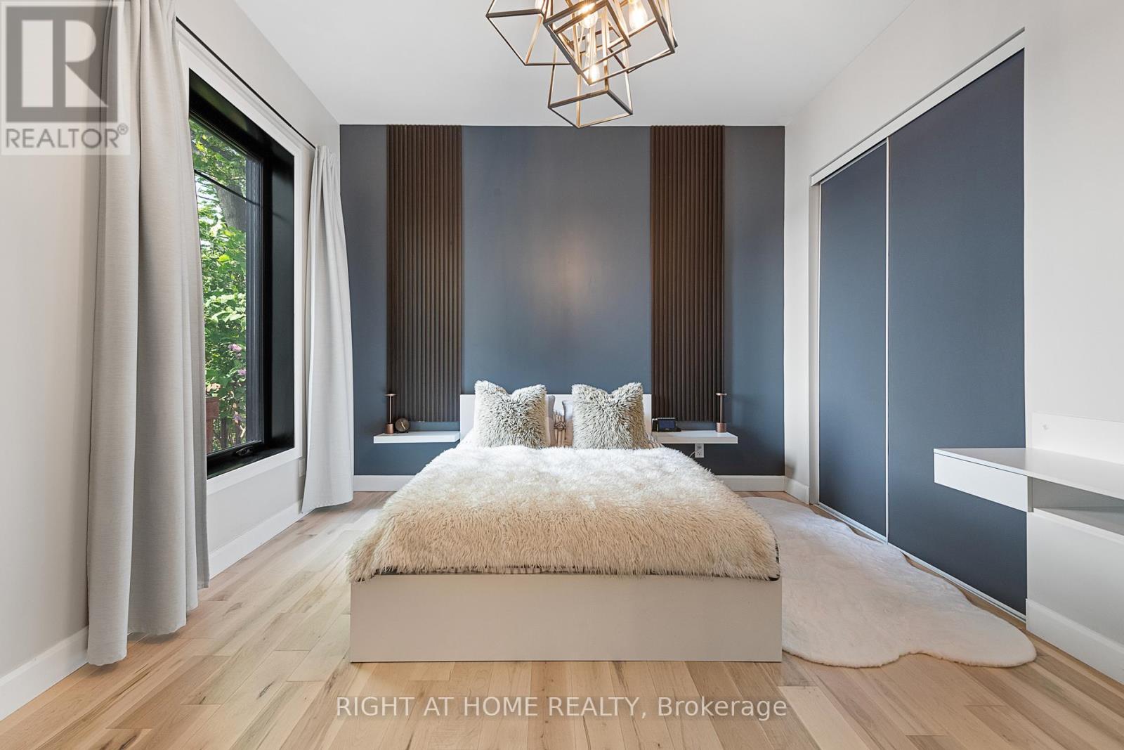 2120 Du Chateau Avenue