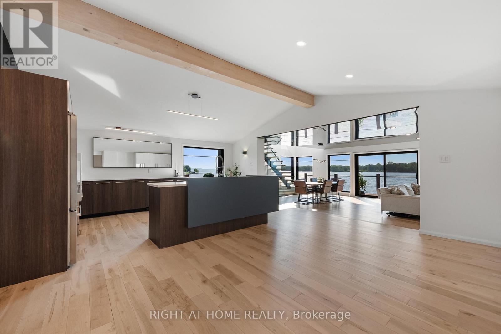 2120 Du Chateau Avenue