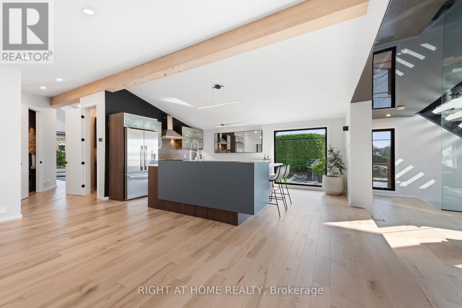 2120 Du Chateau Avenue