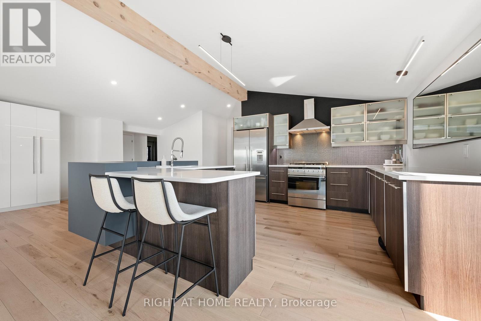 2120 Du Chateau Avenue