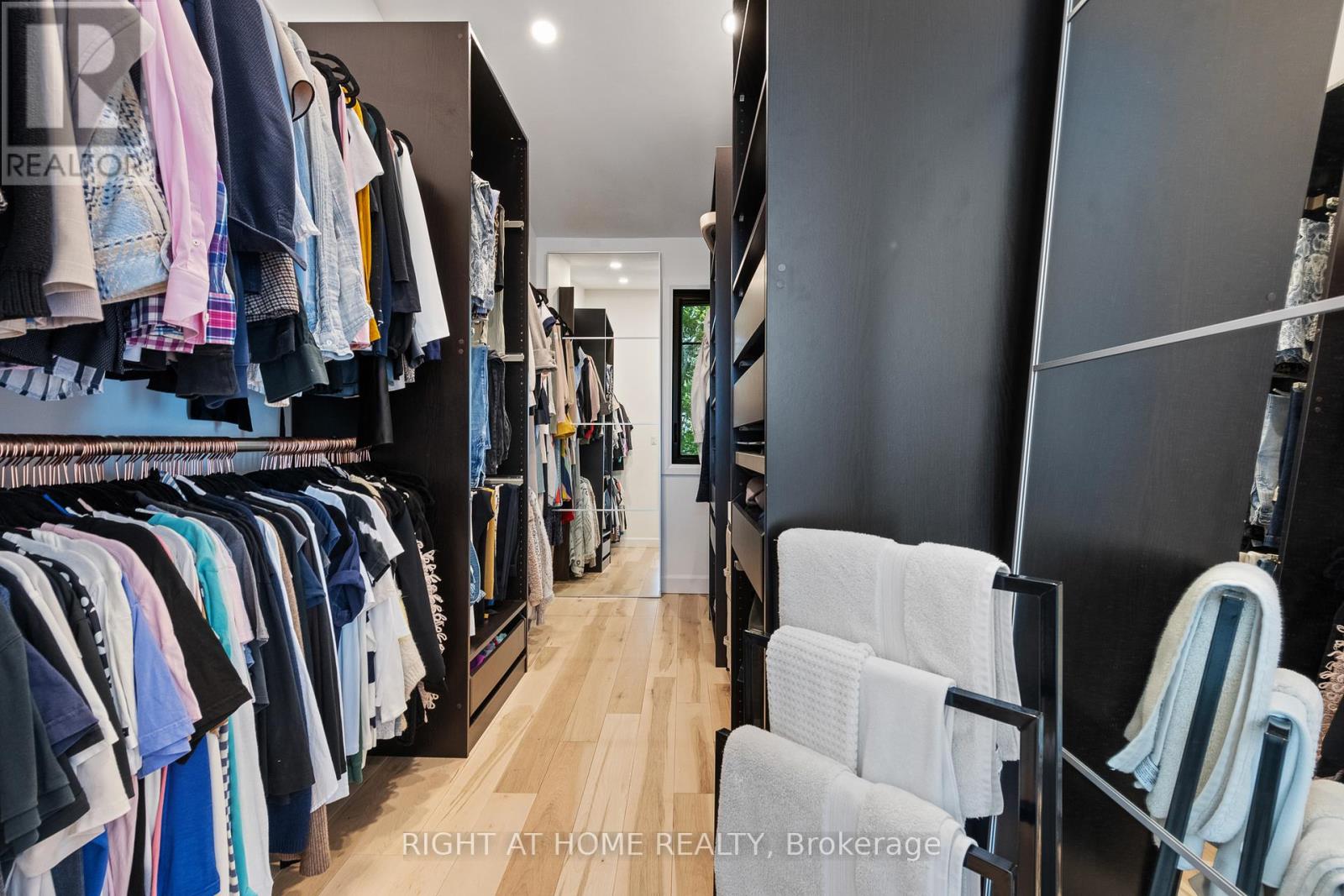 2120 Du Chateau Avenue