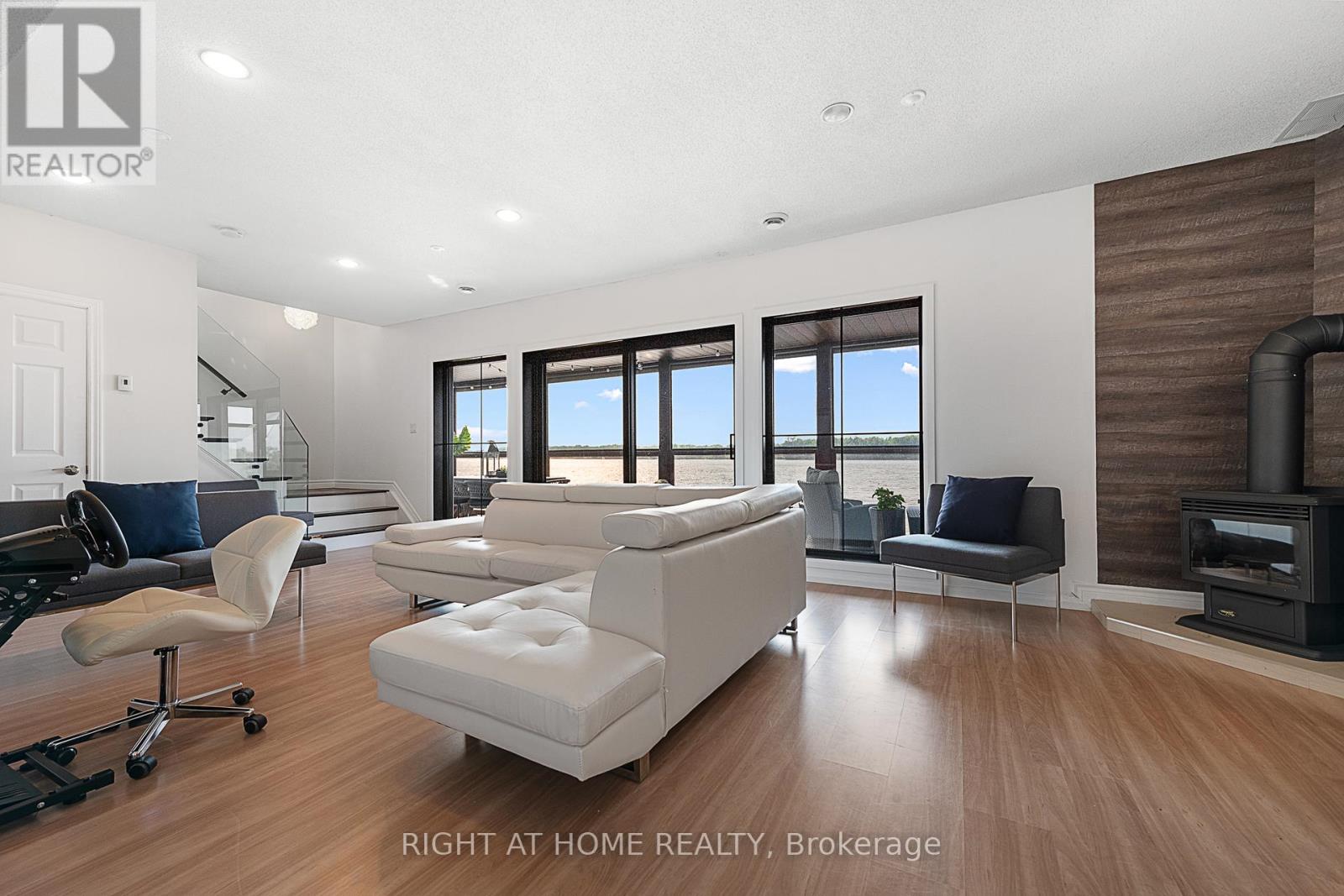 2120 Du Chateau Avenue