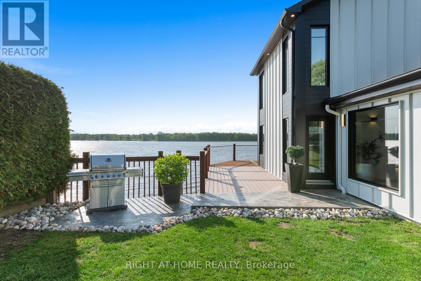 2120 Du Chateau Avenue