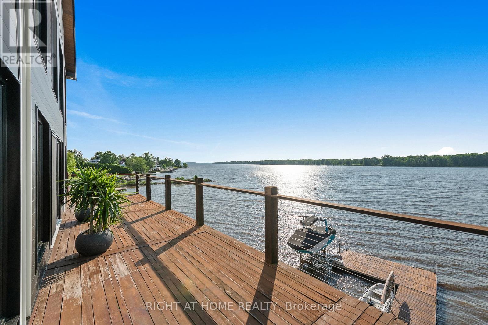 2120 Du Chateau Avenue