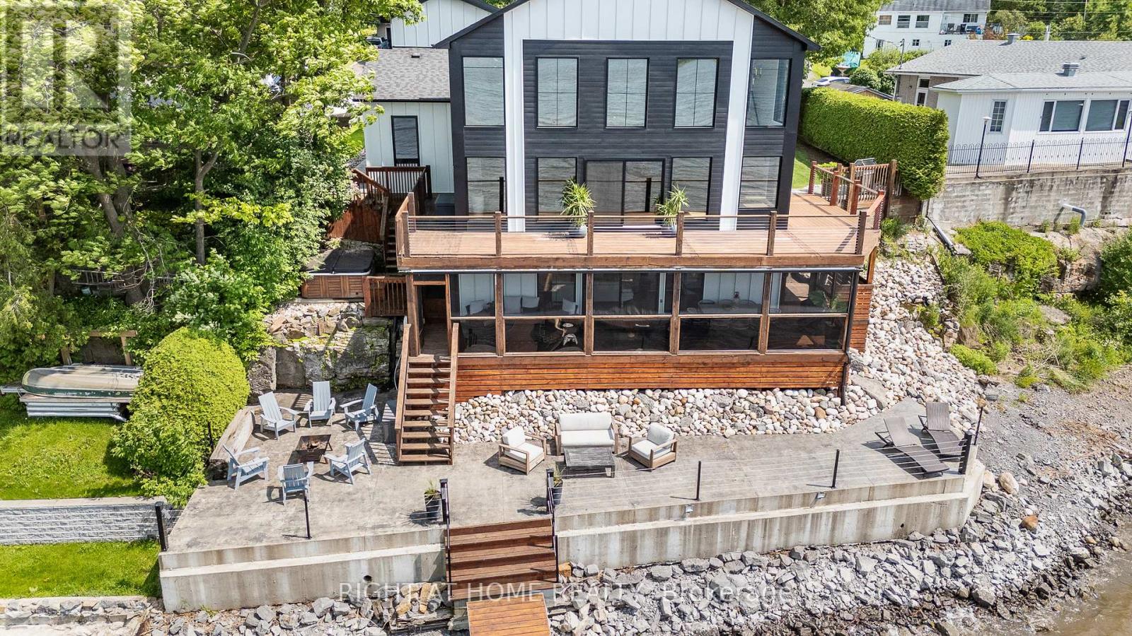2120 Du Chateau Avenue