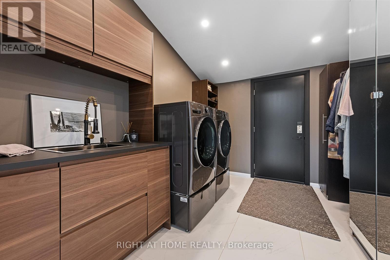 2120 Du Chateau Avenue