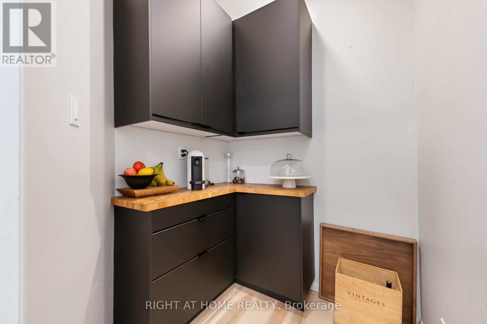 2120 Du Chateau Avenue