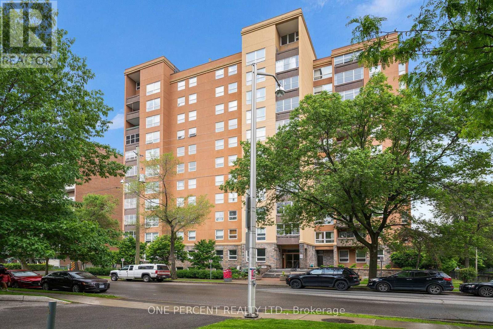 201 - 373 Laurier Avenue E