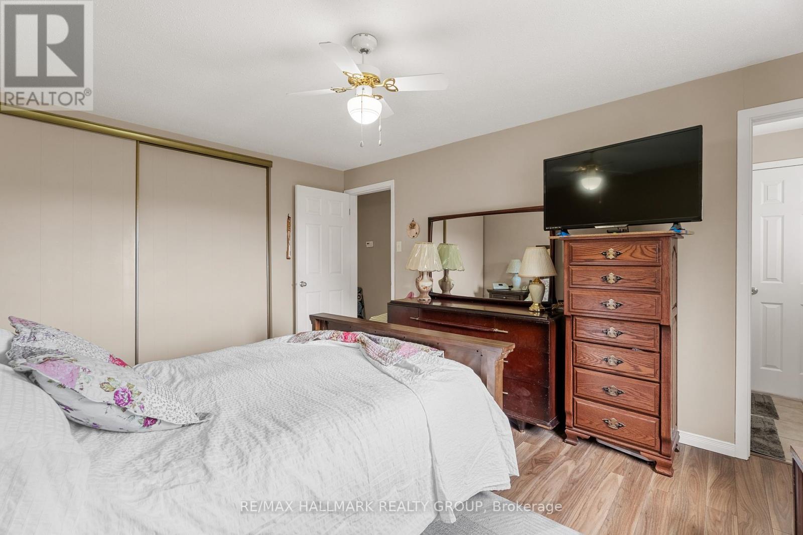 3756 Dunrobin Road