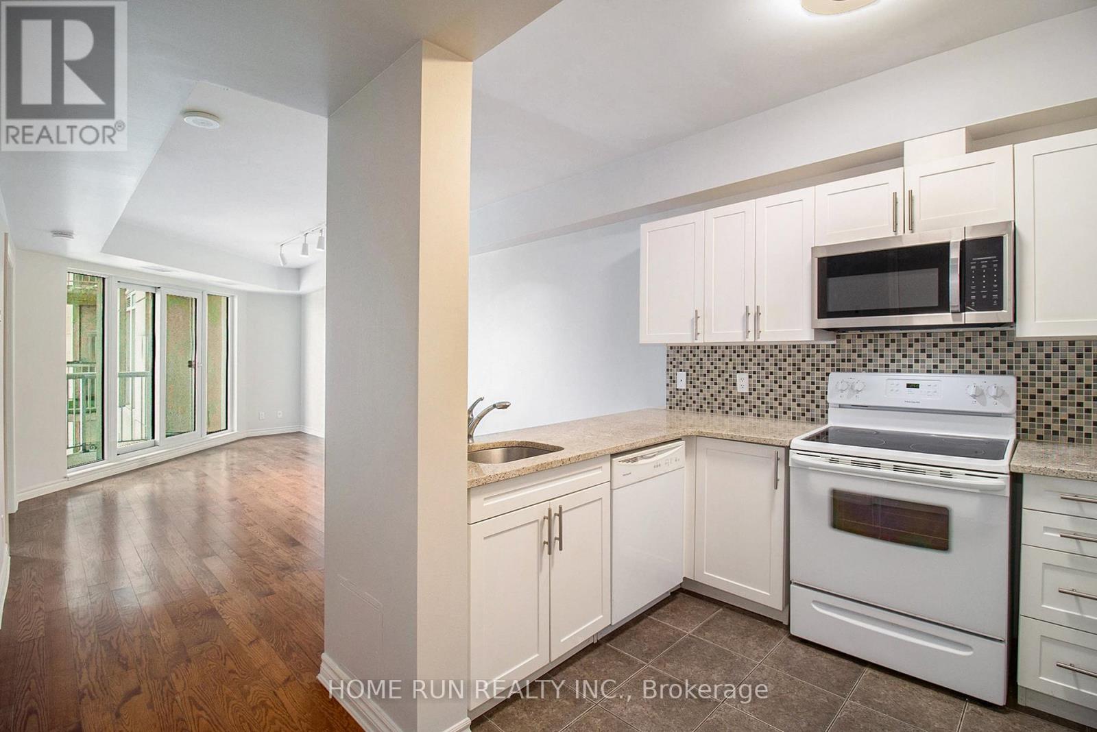 1211 - 234 Rideau Street