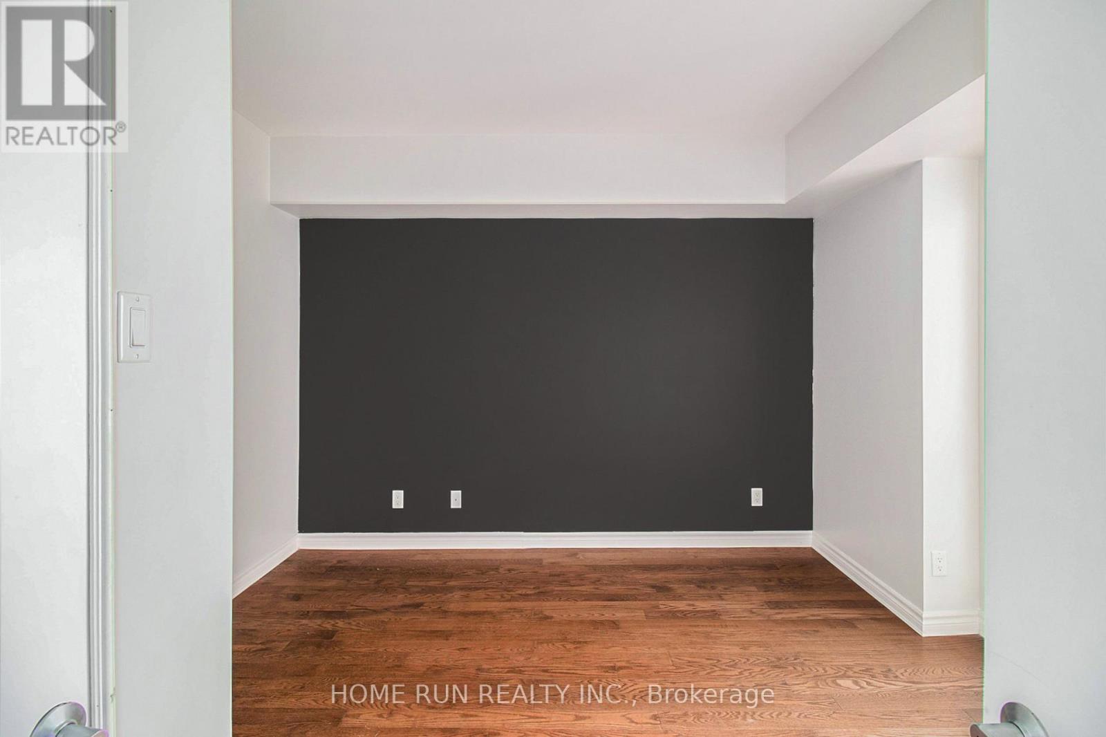 1211 - 234 Rideau Street