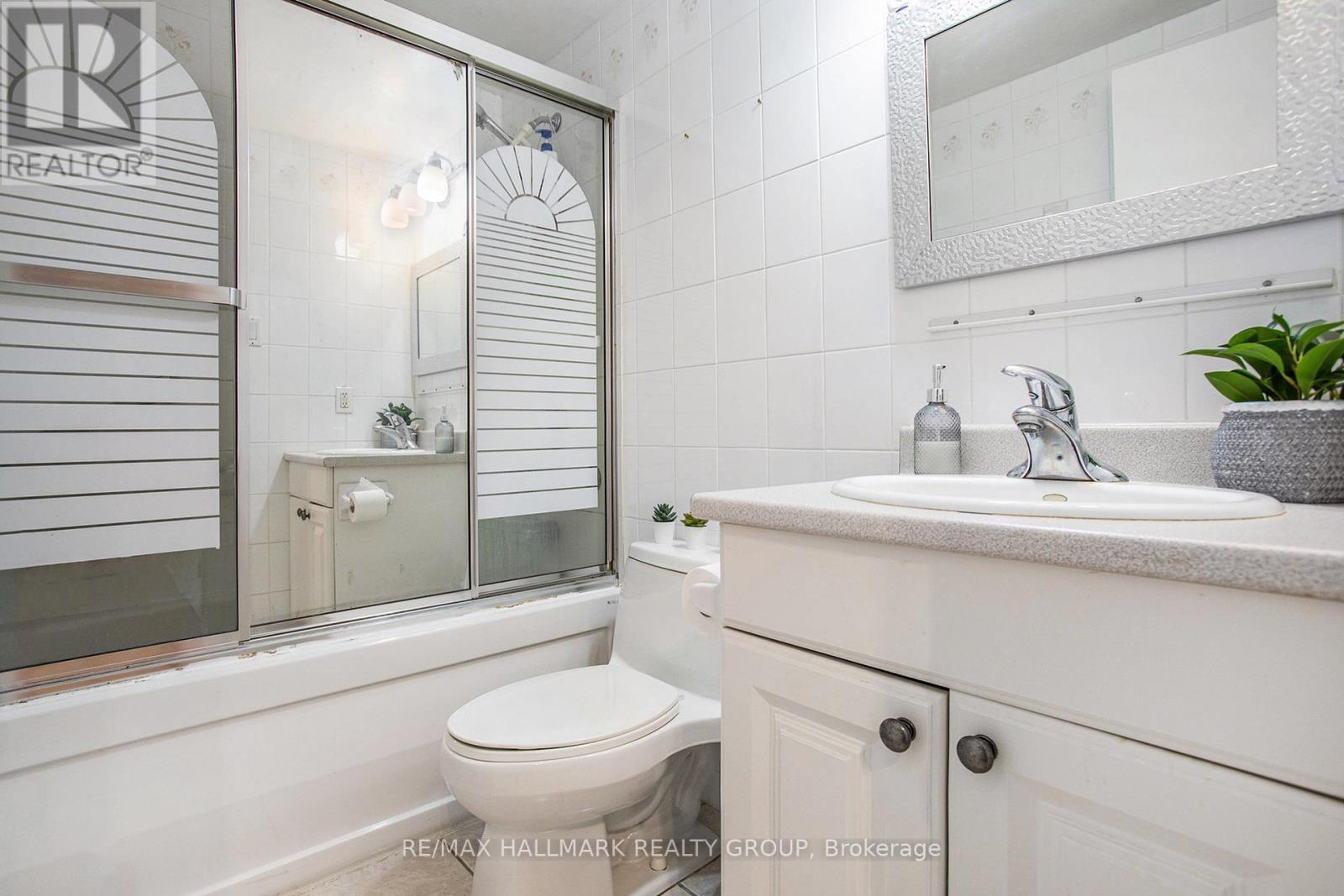 1508 - 2000 Jasmine Crescent