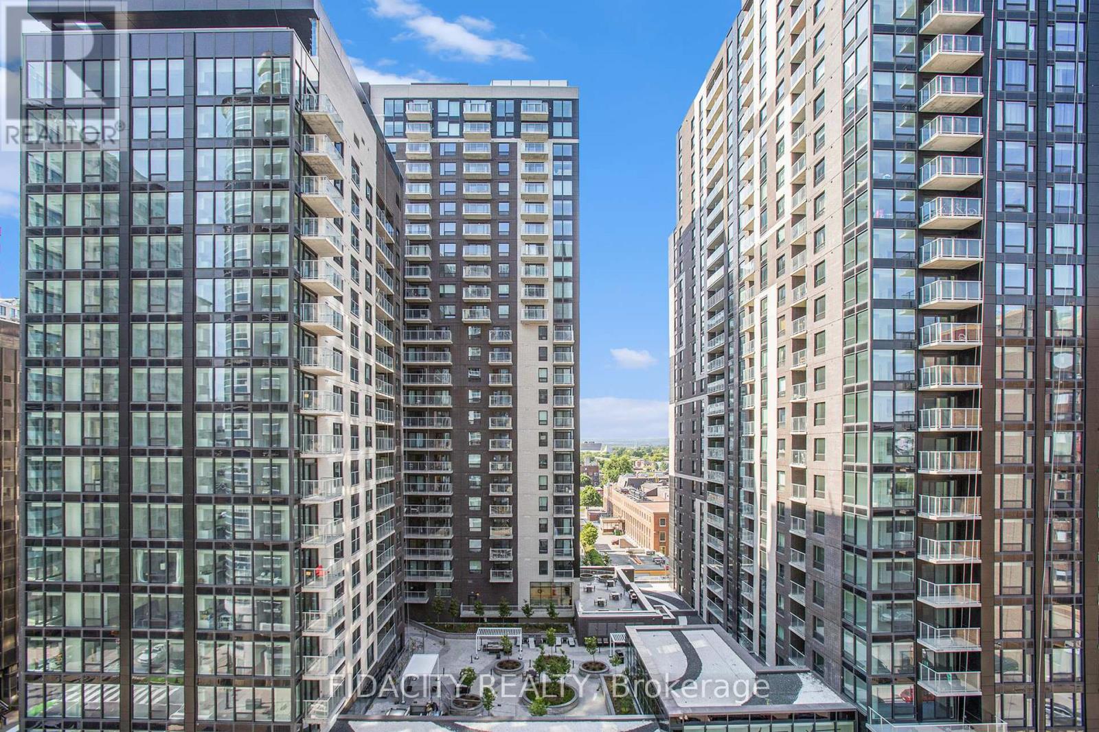 1105 - 242 Rideau Street