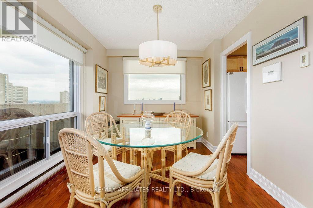 1705 - 1195 Richmond Road