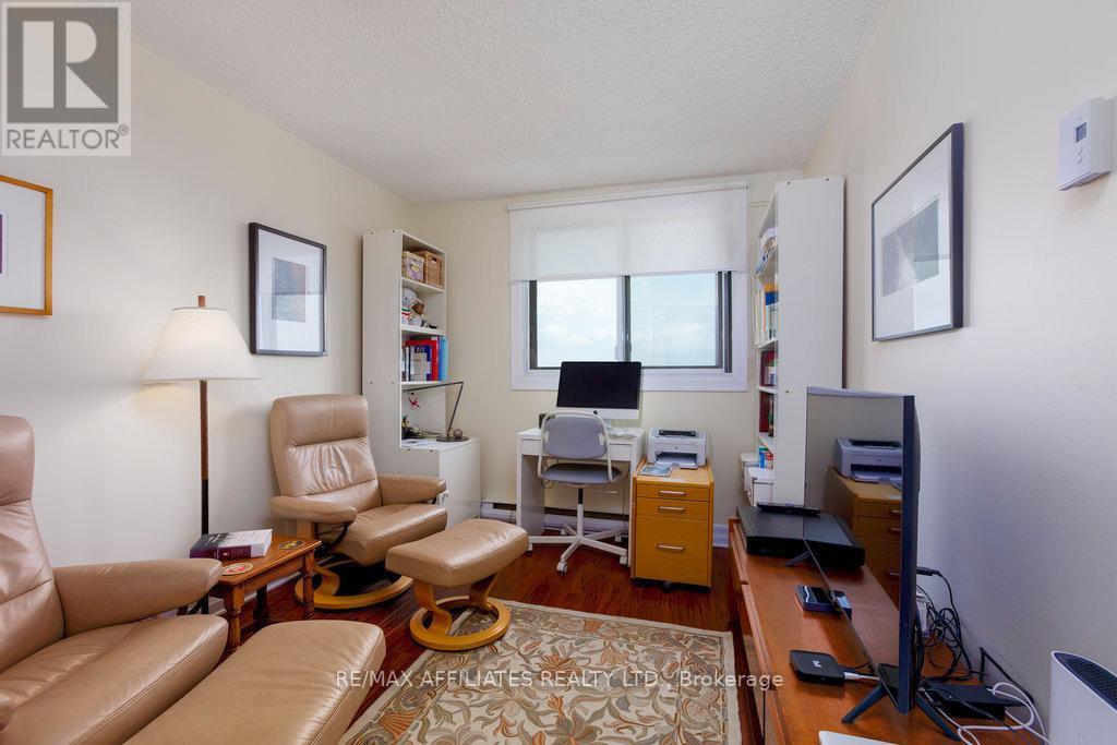 1705 - 1195 Richmond Road