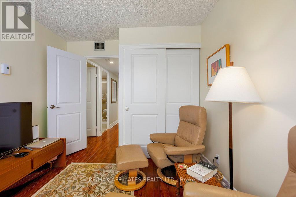 1705 - 1195 Richmond Road