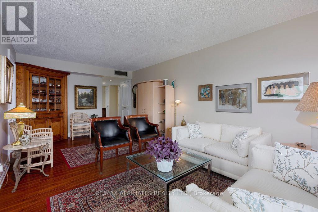 1705 - 1195 Richmond Road