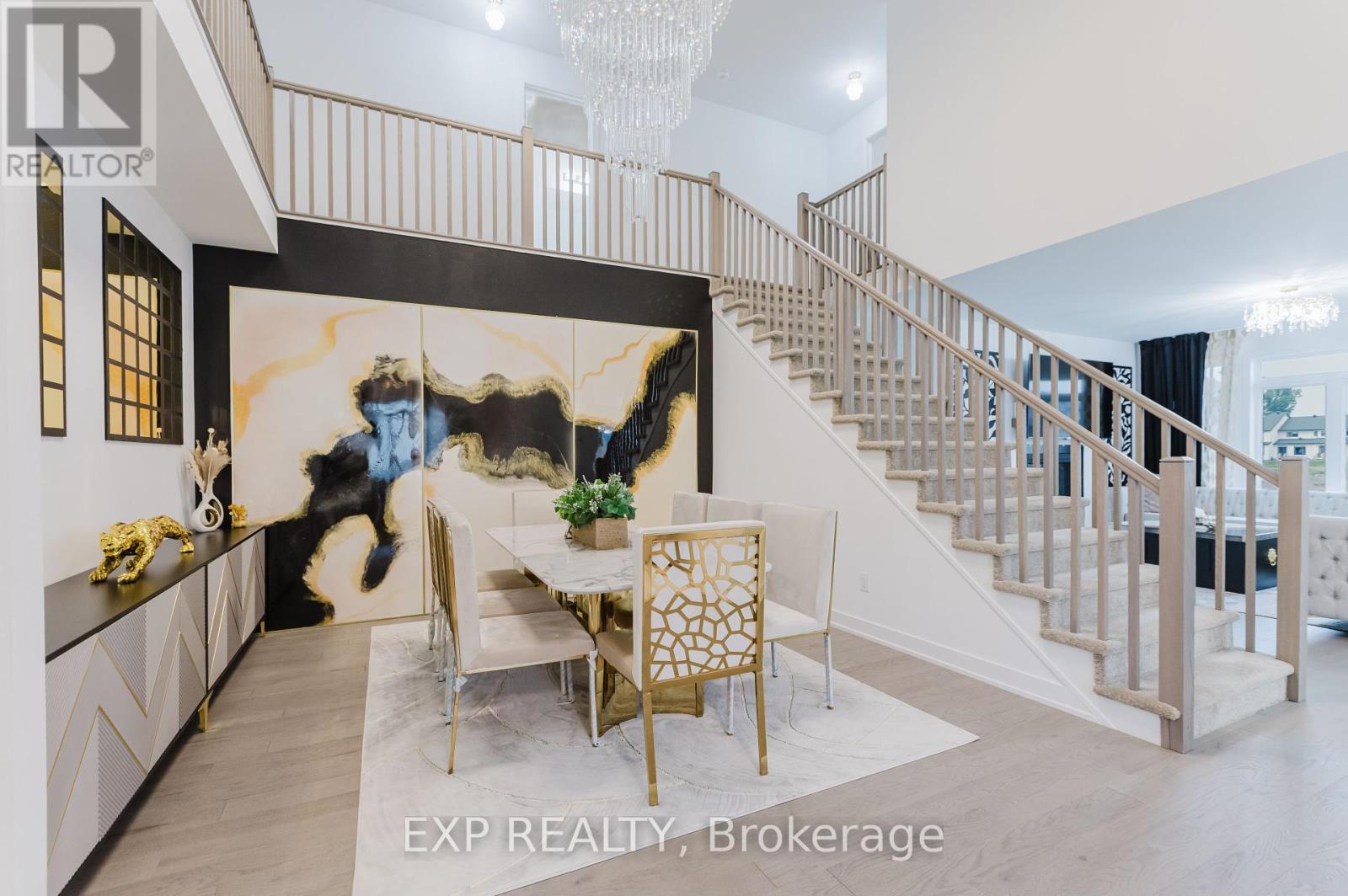 900 Duxbury Lane
