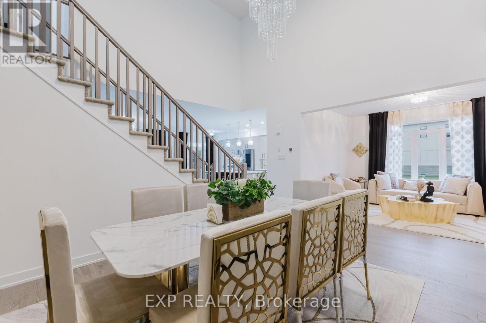 900 Duxbury Lane