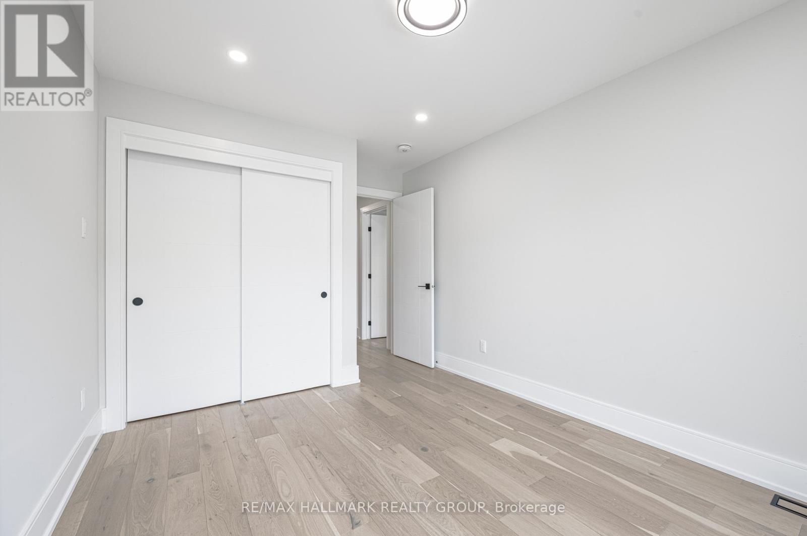 185a 185b Carleton Avenue