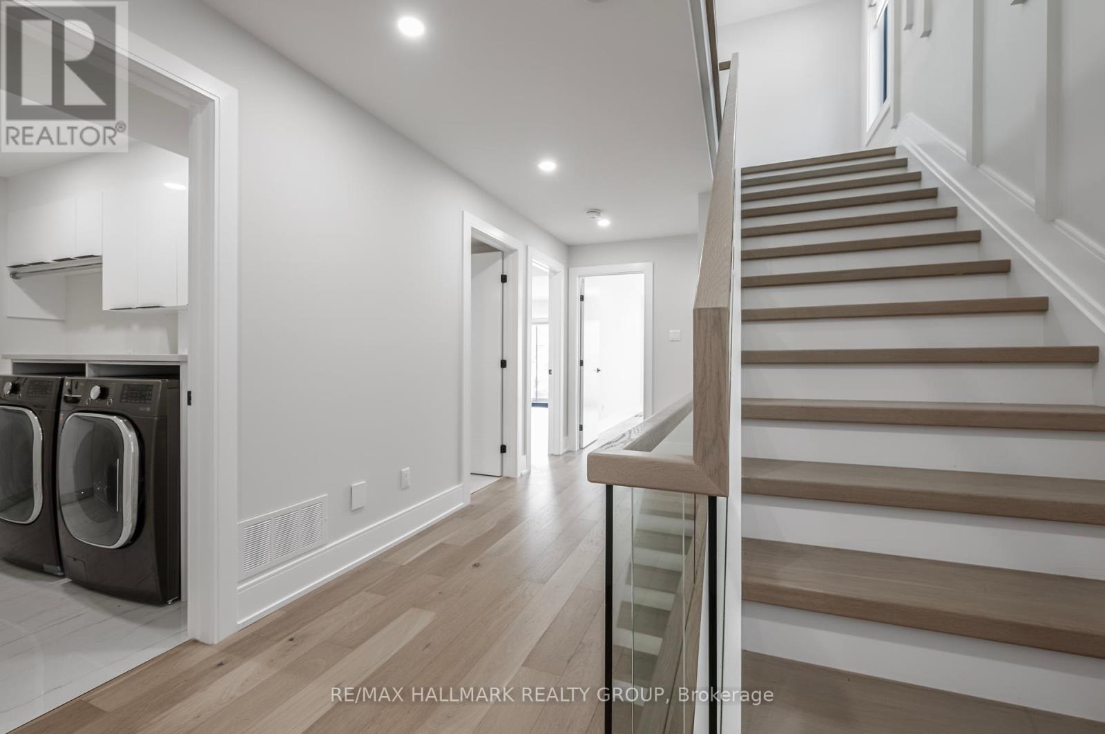 185a 185b Carleton Avenue