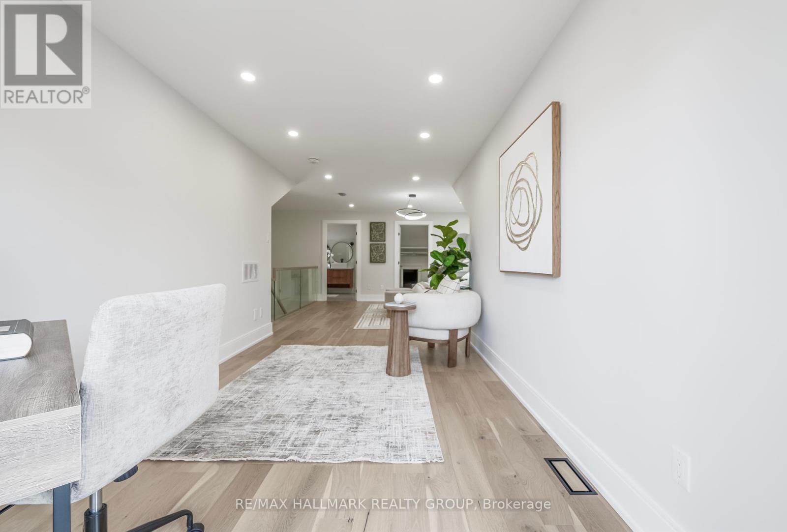 185a 185b Carleton Avenue