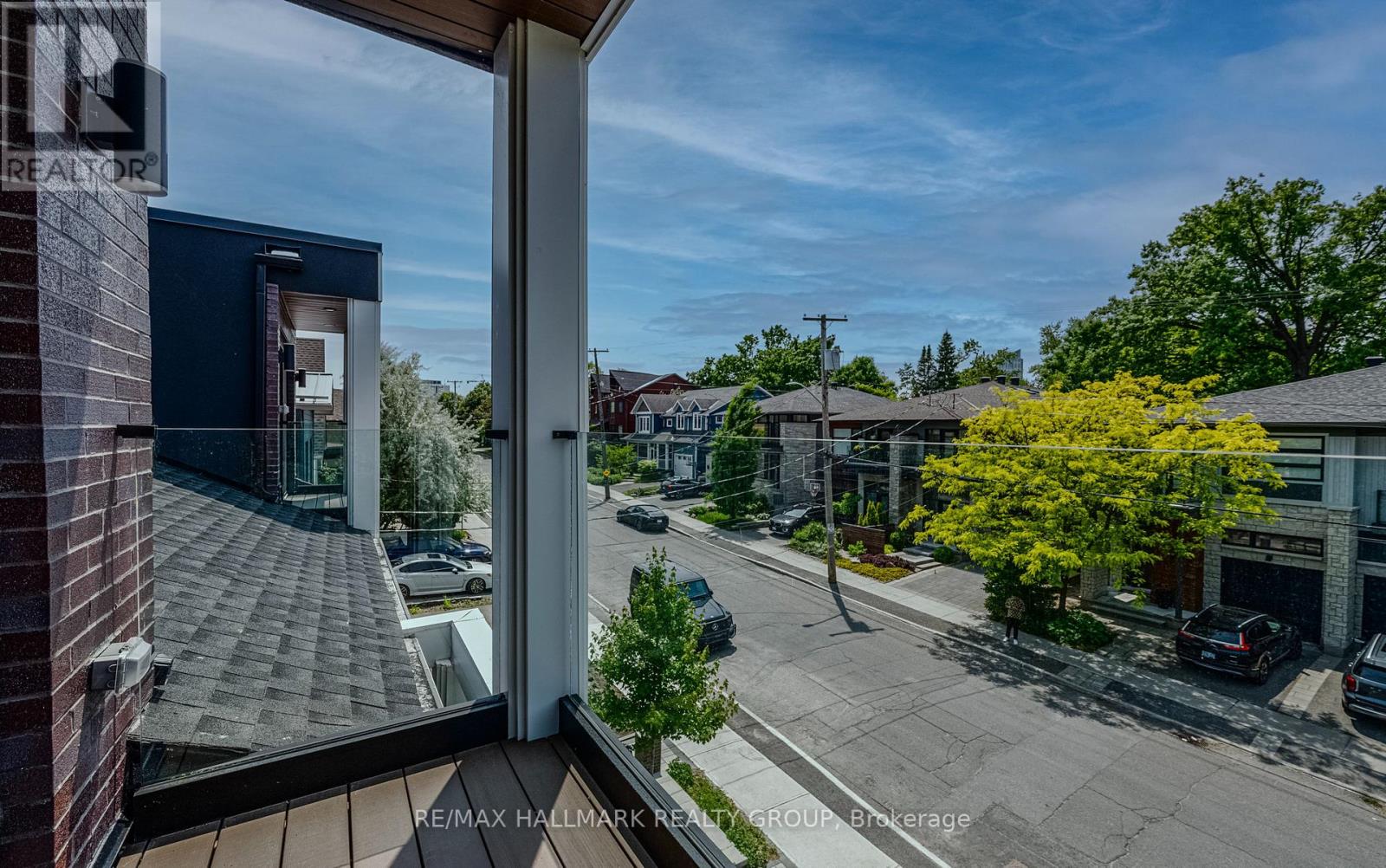 185a 185b Carleton Avenue