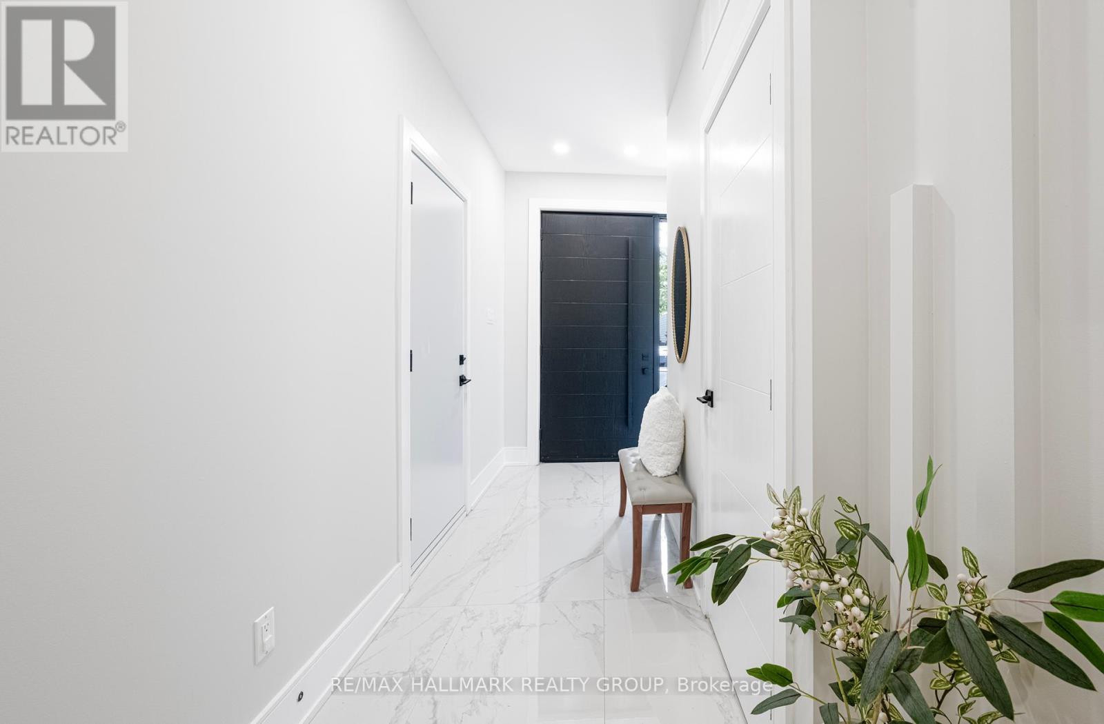 185a 185b Carleton Avenue