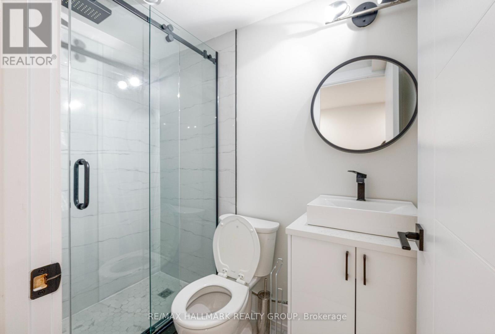 185a 185b Carleton Avenue